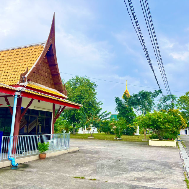 กุฏิไม้โบราณ วัดพานทอง
