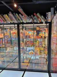 鳥居の先はアンティークTOYが並ぶ近未来空間🫣🪐💞【東京・中野】