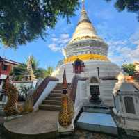 คนเกิดปีจอ สักการะพระธาตุ ที่วัดเกตการาม