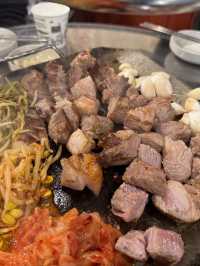 🇰🇷廣安里烤豬肉界的小黑馬｜和平金海背肉