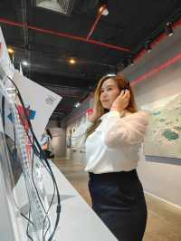 ชมนิทรรศการศิลปินรุ่นใหม่
