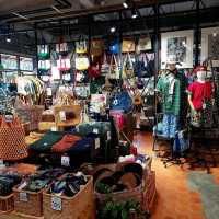 ช๊อปปิ้งสินค้าเชียงใหม่เอกลักษณ์ใหม่ • Good Goods