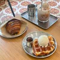 Nice cafe