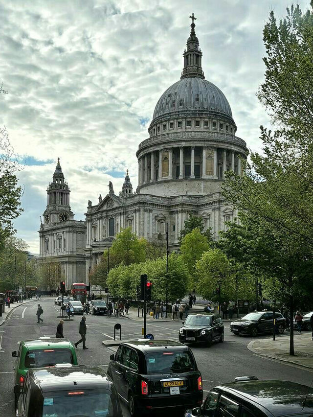 St. Paul’s Cathedral: A Masterpiece of Architecture and Faith