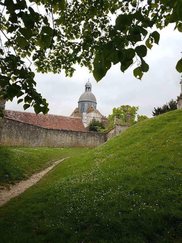 Medieval 🏰 Town near Paris