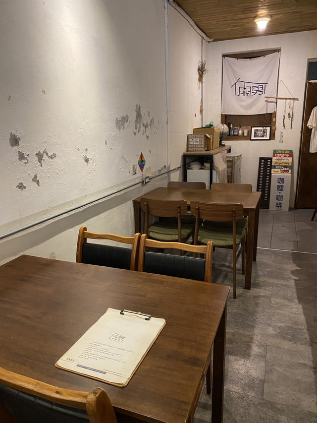 《倆男咖啡室》— 一份溫暖的明太子飯糰早午餐