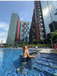 POOL SIDE CHILLIN AT MERCURE ICON, SINGAPORE 🇸🇬