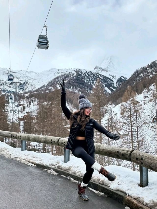 Zermatt: Skiing with a View of the Matterhorn! 🏔️❄️⛷️
