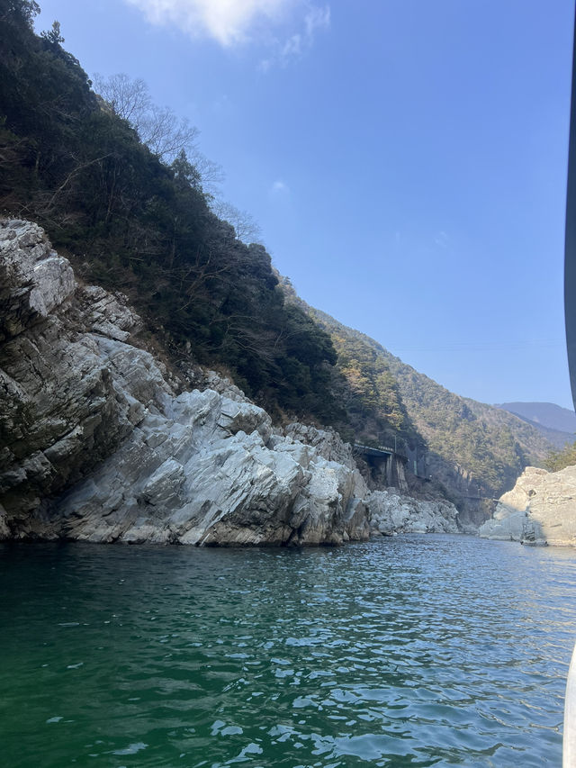 風光明媚的大步危