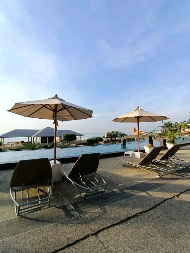 โรงแรมติดชายหาดพลา