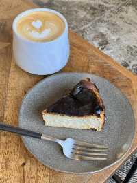 Cozy Vibes & Great Coffee at WOODBERRY COFFEE in Ogikubo