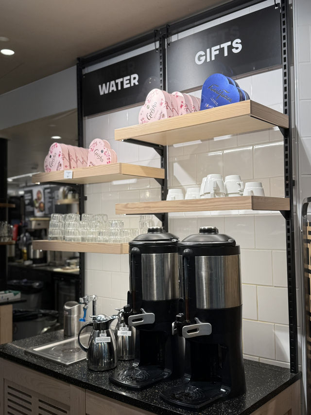 Lunch at Fazer Café Citycenter – A Classic Café Experience in Helsinki ☕🥪