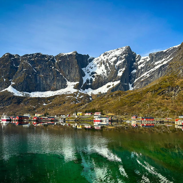 Majestic Lofoten: Hamnøy’s Charm and Reinebringen’s Splendor