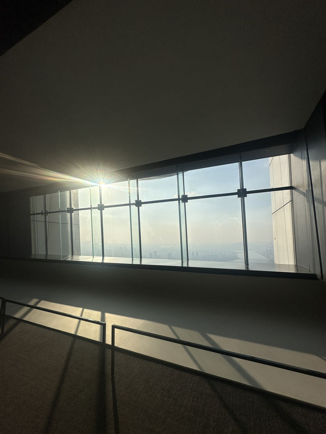 世界第5高的樂天世界塔SEOUL SKY