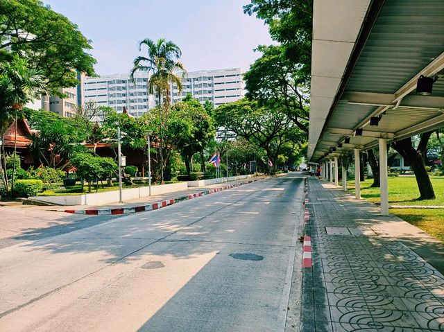 泰國曼谷市中心素坤逸區百年老體育場百年大學校區一日遊行程，體驗曼谷百年歷史底蘊，適合休閒打卡拍照📸
