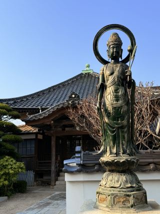 Yamaguchi | The Legend of the Traveling Monk Kannon: A Visit to Miyamachi Kannon at Tennenji Temple.