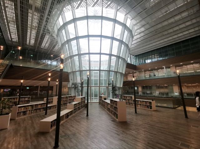 #桃園市立圖書館總館