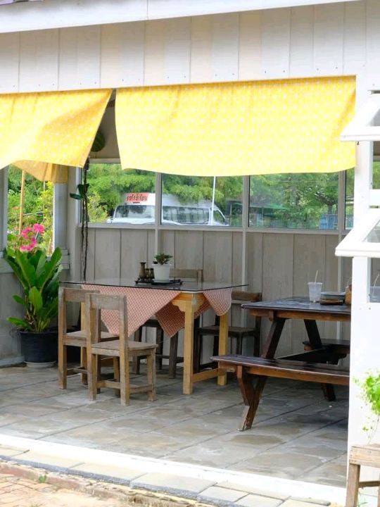 PLOY's Home Cafe