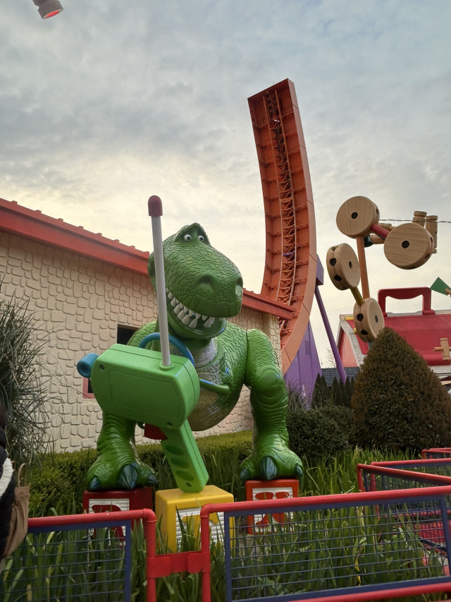 上海ディズニー・アトラクション】 Rex's Racer🦖 | Trip.com 上海