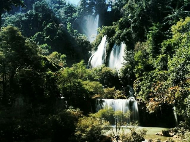 ล่องเรือยางจากอุ้มผาง สู่...ทีลอซู