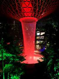 轉機也能是享受：Crowne Plaza Changi Airport 的靜謐奢華體驗