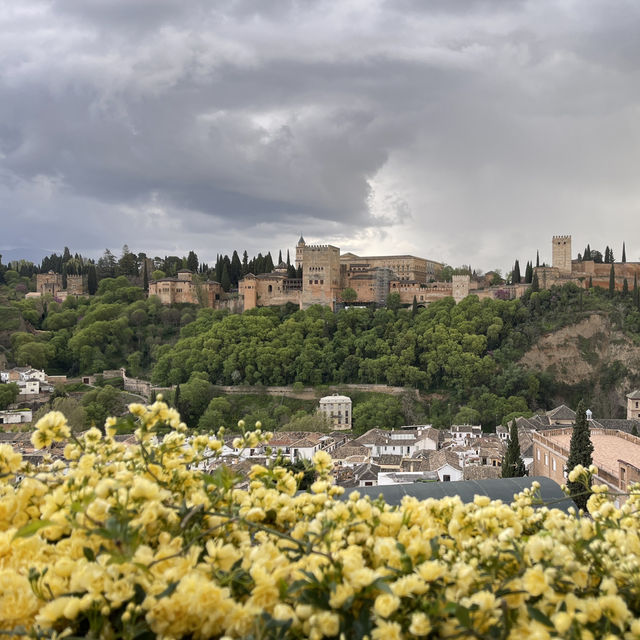 Granada ศิลปะแห่งอันดาลูเซีย สเปนตอนใต้