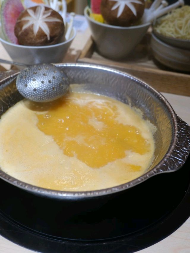 靚靚和牛配海膽湯底涮涮鍋