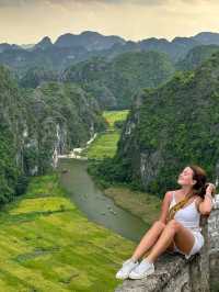 Vietnam – A Captivating Tapestry of Culture, Nature, and Flavor