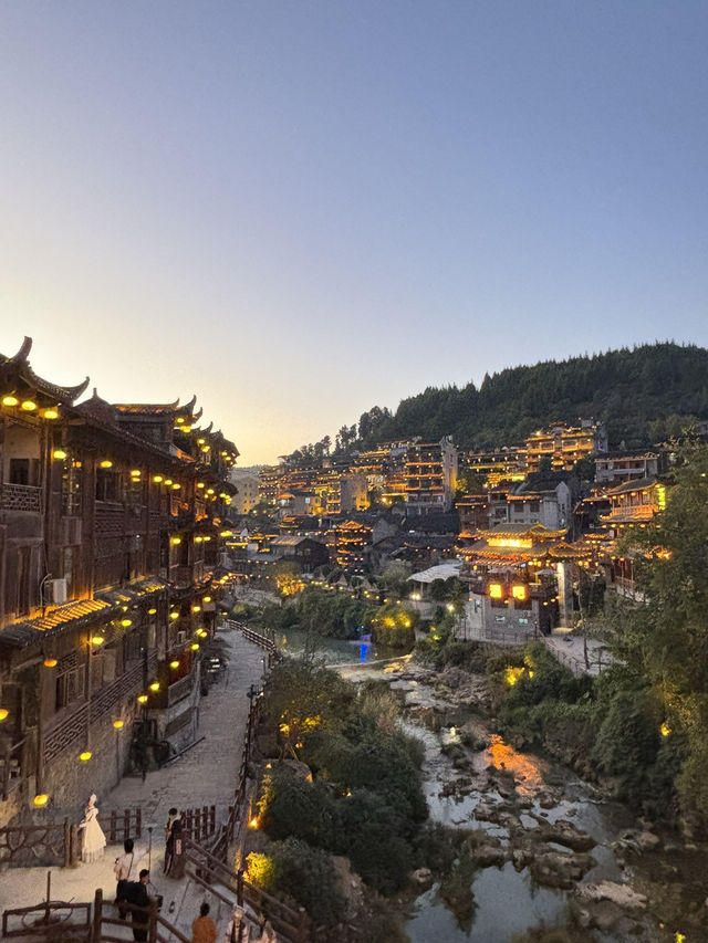 เมืองโบราณ Furong Ancient Town