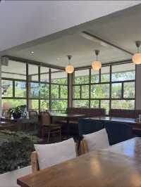 คาเฟ่กึ่งร้านอาหาร บรรยากาศสุดชิค