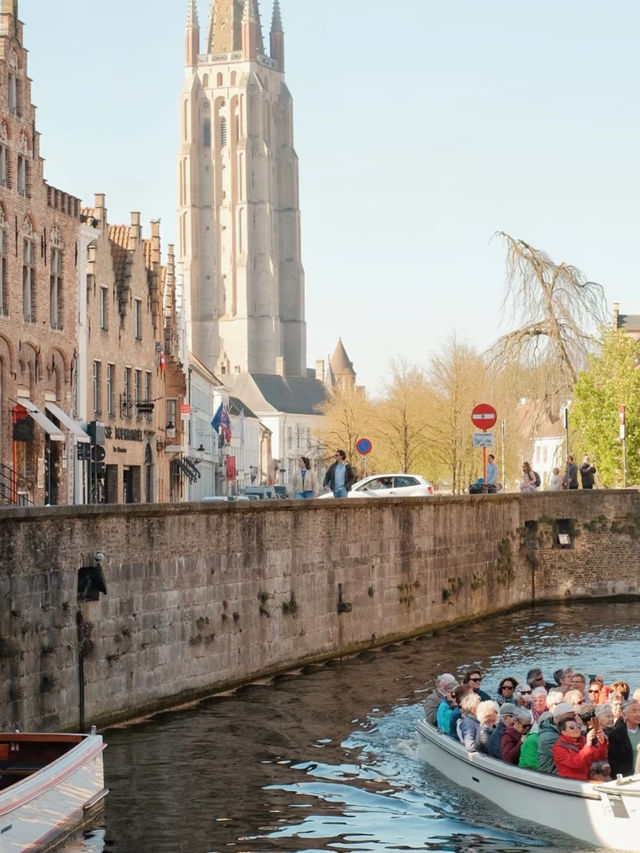 🇧🇪 I Officially Declare Bruges Has the Most Beautiful Streets in Europe! 😍