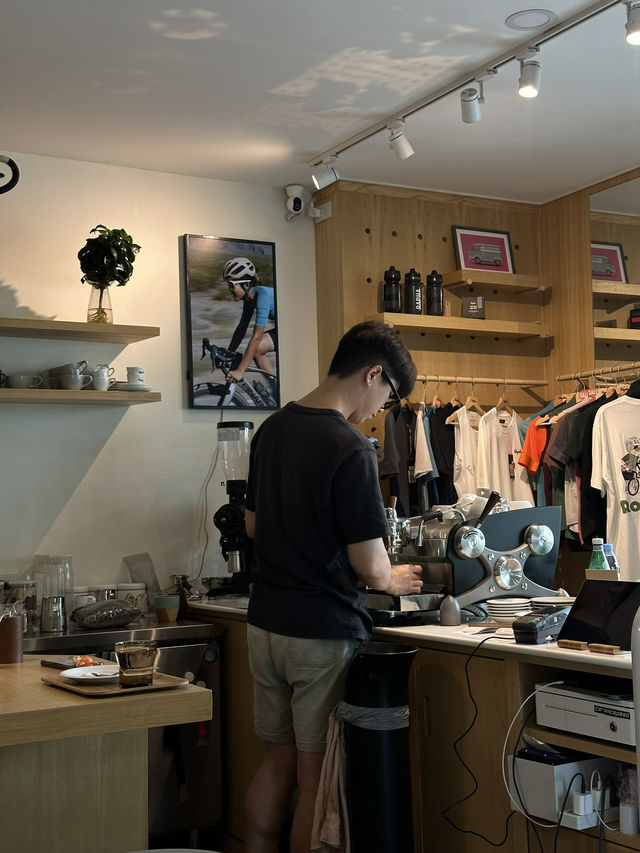 จิบกาแฟชิลๆที่ @ROASTIV 