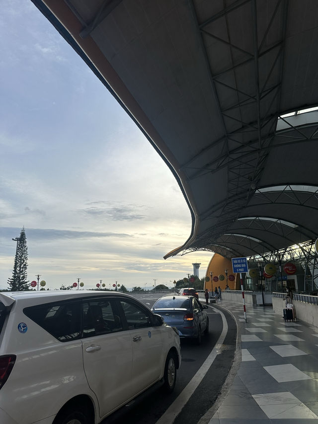 작은 달랏 공항