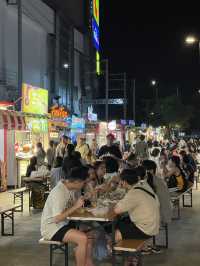 曼谷高人氣夜市「JODD FAIRS喬德夜市」 ！不可錯過的人氣銅板美食😋