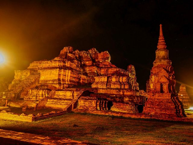 วัดสวยอยุธยา ยามค่ำคืน✨