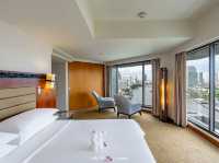 พักผ่อนหรูริมเจ้าพระยา ณ Royal Orchid Sheraton