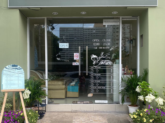 CALM TOUCH THAI MASSAGE  ร้านนวดสไตล์โมเดิร์น 🌷✨ 