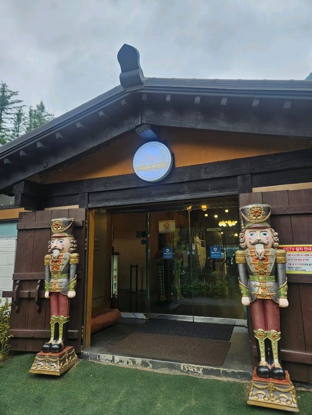 산정호수 우둠지 빵 카페 구경