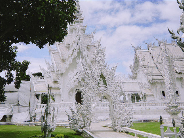 2 ชั่วโมงที่วัดร่องขุ่น - 2 hrs at wat rong khun