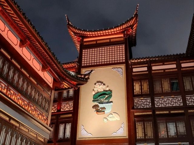 Yuyuan: Old Shanghai's Architectural & Culinary Heart