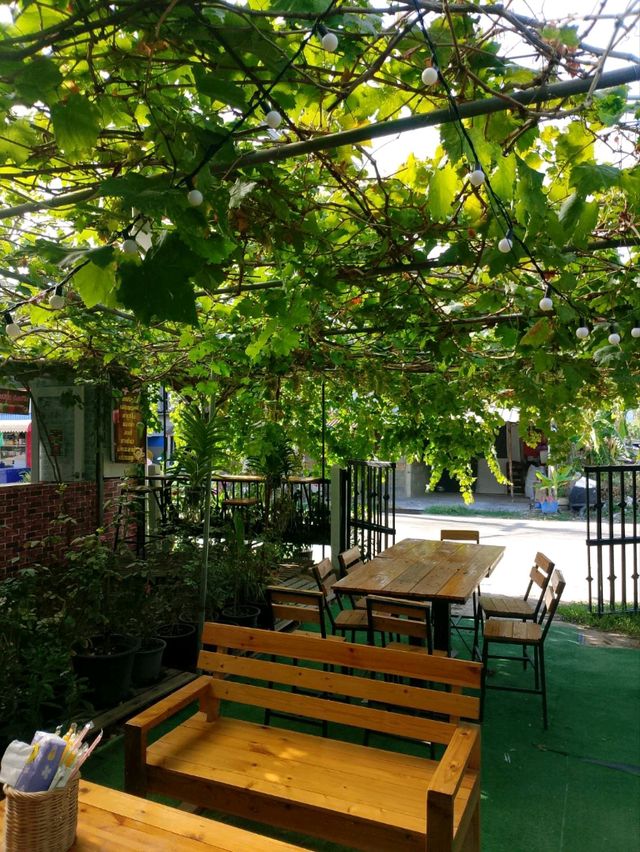 บ้านองุ่น Coffee