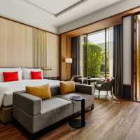 A Luxurious Escape in a Serene Oasis