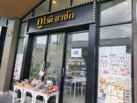 ตลาดสดธนบุรี อร่อย ครบ จบที่เดียว