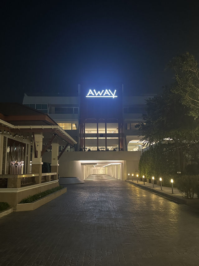 석양을 보며 수영 즐기기 좋은 방콕 가성비 호텔