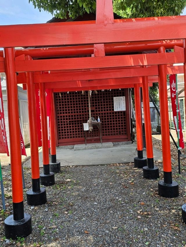 舉起石頭願望成真〔大垣市 德吉稻荷神社〕