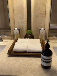 Waldorf Astoria Bangkok โรงแรมในกรุงเทพ