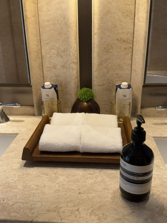 Waldorf Astoria Bangkok โรงแรมในกรุงเทพ