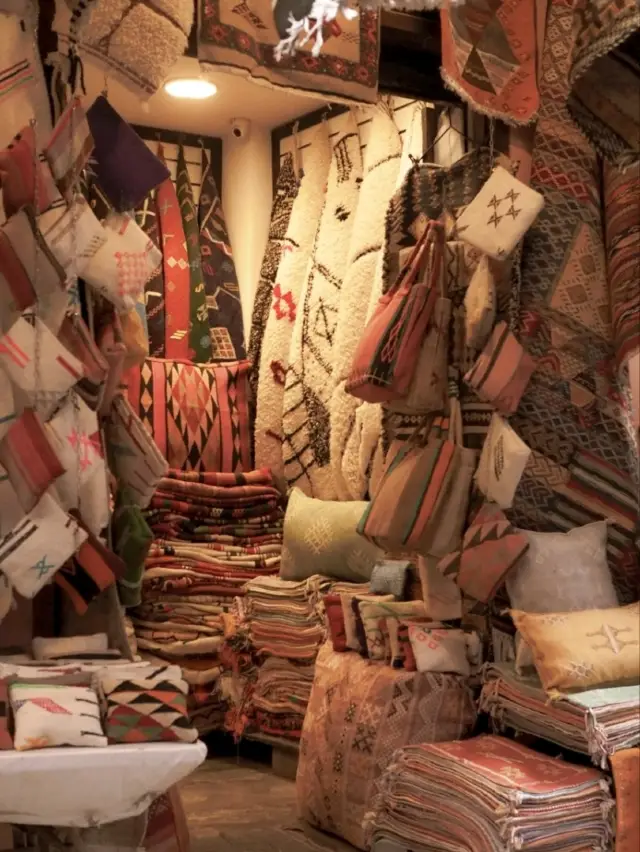 A Guide to Women's Travel: Journey to Morocco in Africa