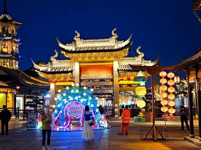 Zhouzhuang is so beautiful at night as well!!!