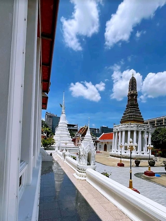 วัดอินทารามวรวิหาร วัดสำคัญในสมัยธนบุรี